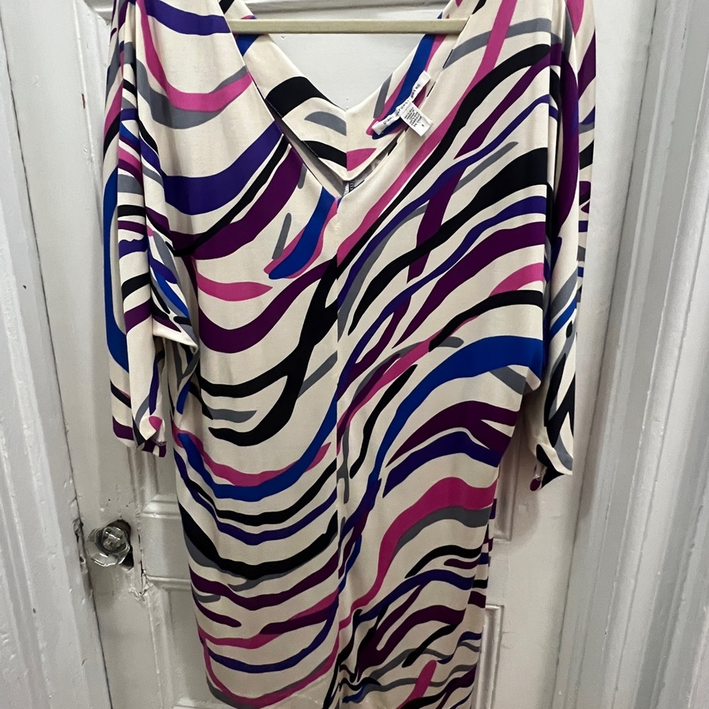 Diane Von Furstenberg 100% silk tunic